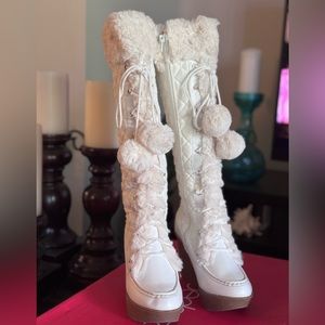 Tall knee boots only worn a few times.